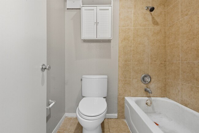 Building Photo - 8055 Cambridge St