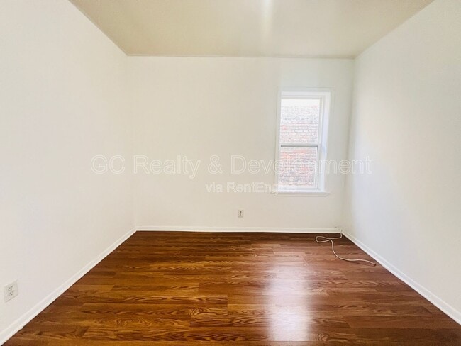 Building Photo - 6124 S Whipple St