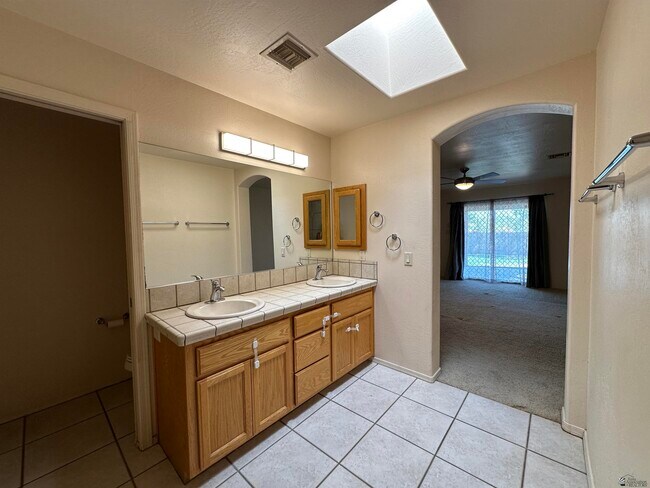 Building Photo - 4722 W 28th Pl