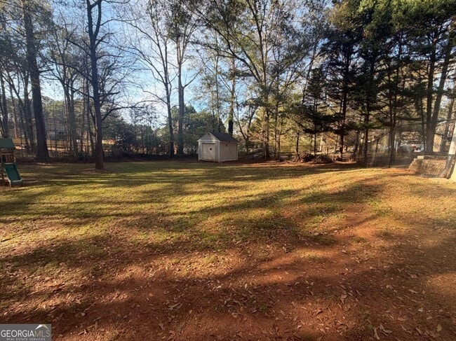 Building Photo - 212 Regal Way W