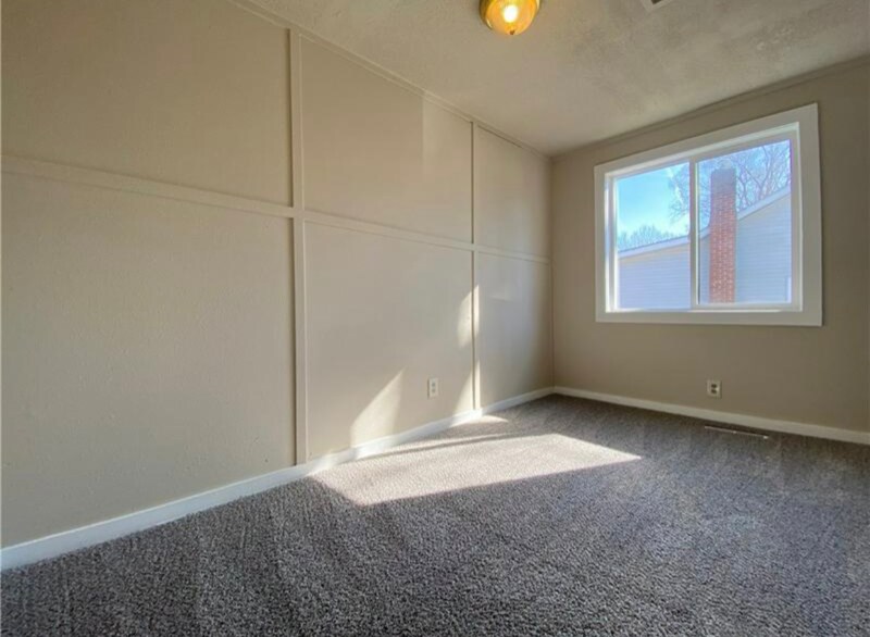 Building Photo - 3440 Easton Blvd