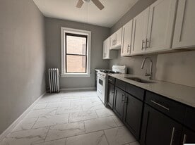 Building Photo - 138 New York Ave