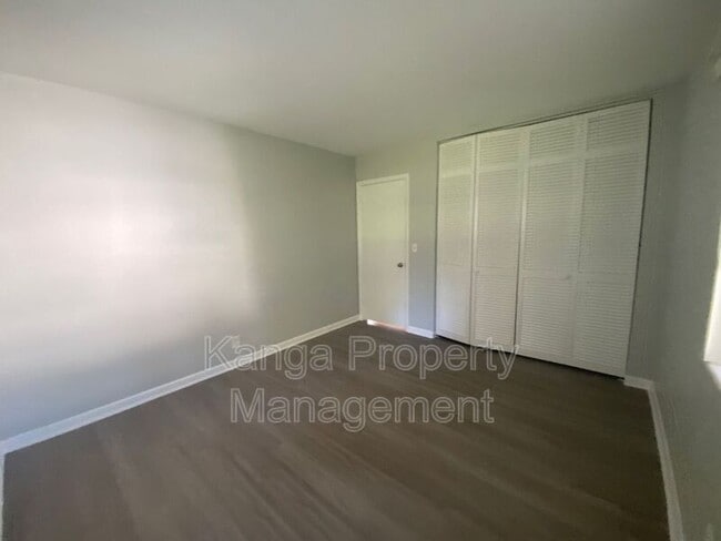 Building Photo - 612 Prosperity Farms Rd