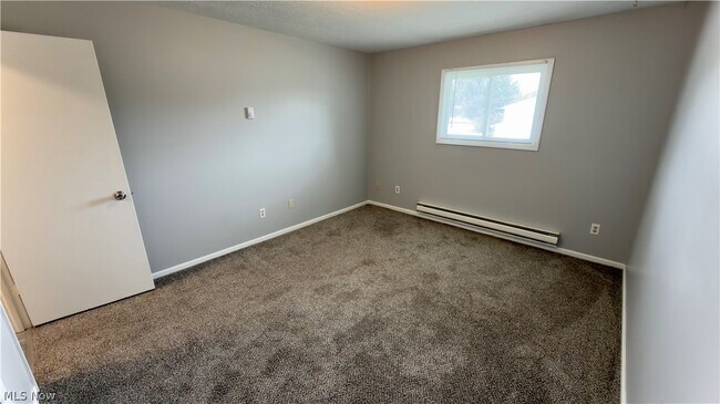 Building Photo - 229 Brunswick Dr