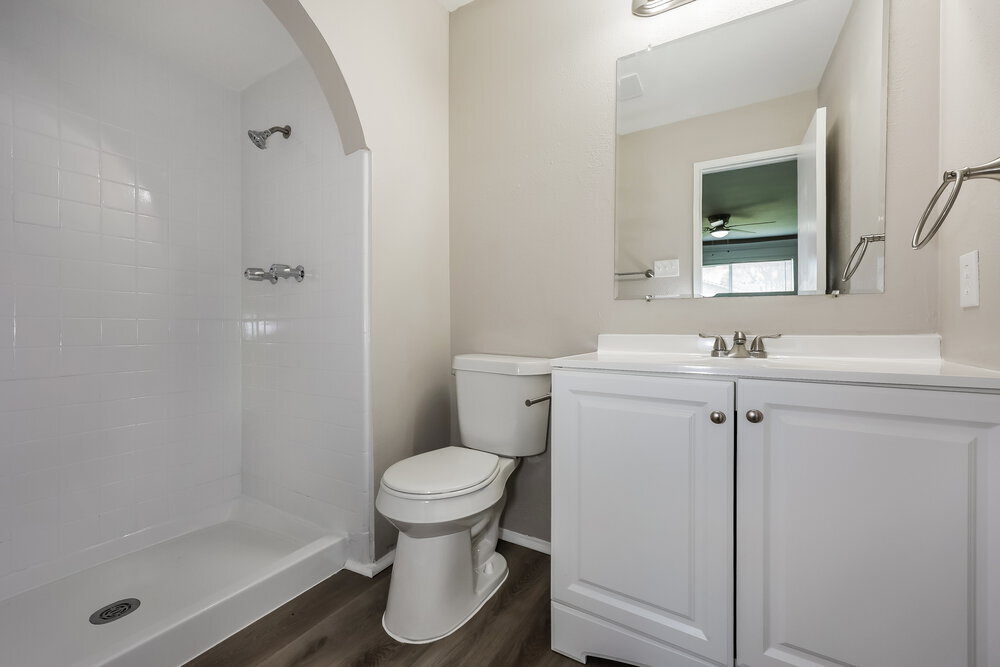 Building Photo - 114 S Young Blvd