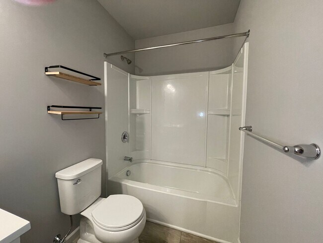 Building Photo - Three Bedroom Home in Portage