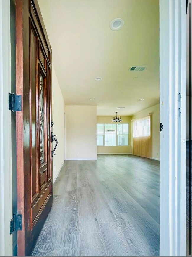 Building Photo - 7949 Clearfield Ave