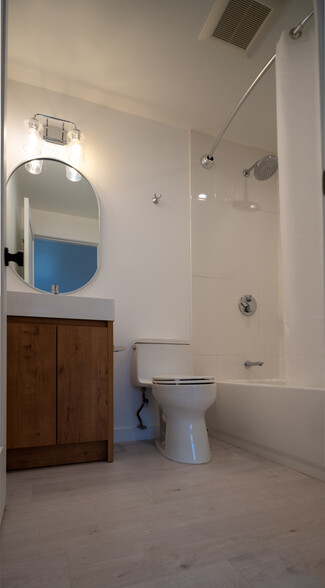 Bathroom - 742 Earlham St