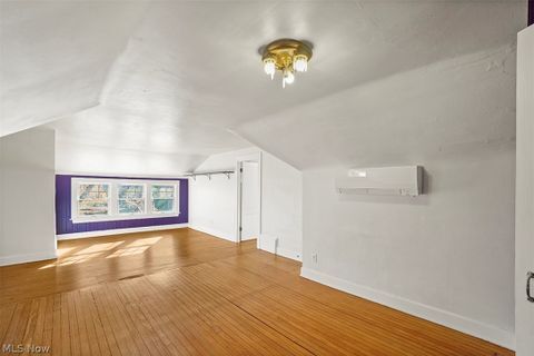 Unit 3 Living Space - 13860 Clifton Blvd