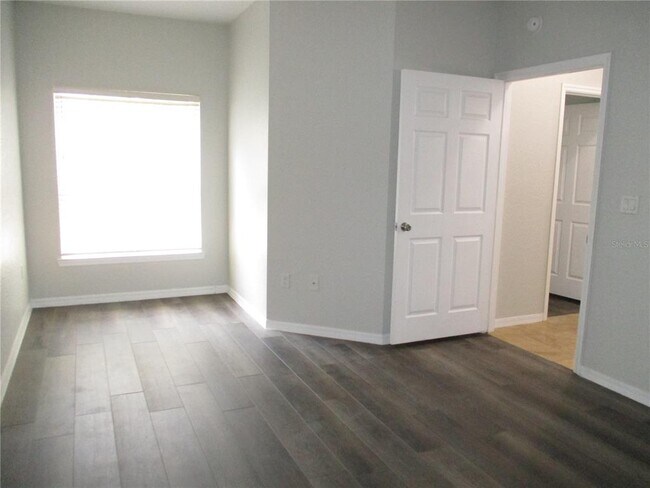 Building Photo - 6055 Westgate Dr