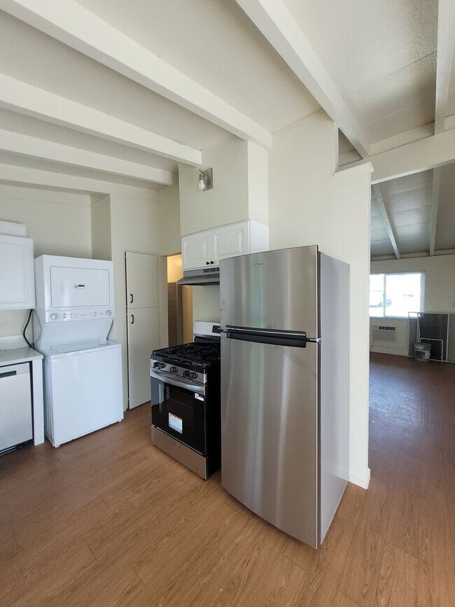 Building Photo - Charming North Highlands home.