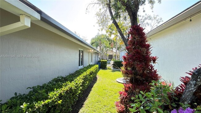 Building Photo - 3767 Oak Ridge Cir