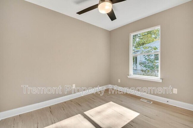 Building Photo - 2419 13th Ave