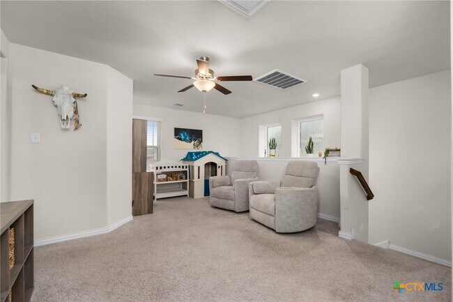 Building Photo - 2043 Cowan Dr