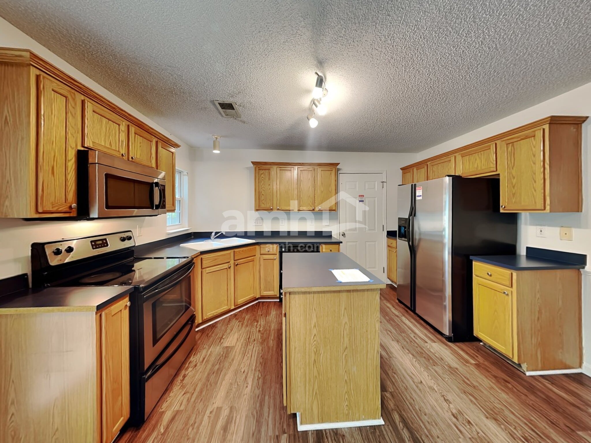 Building Photo - 6030 Shining Oak Ln
