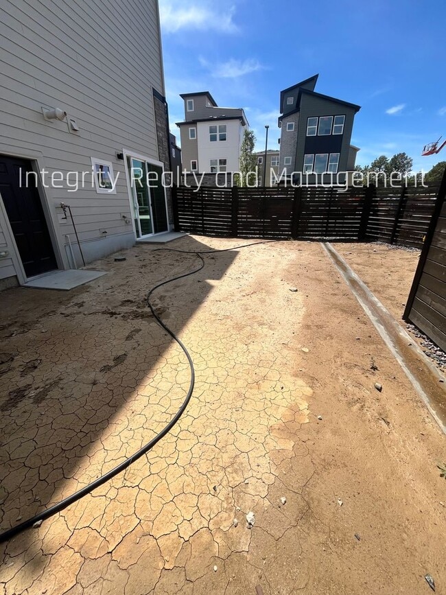 Building Photo - 10976 E Geddes Pl