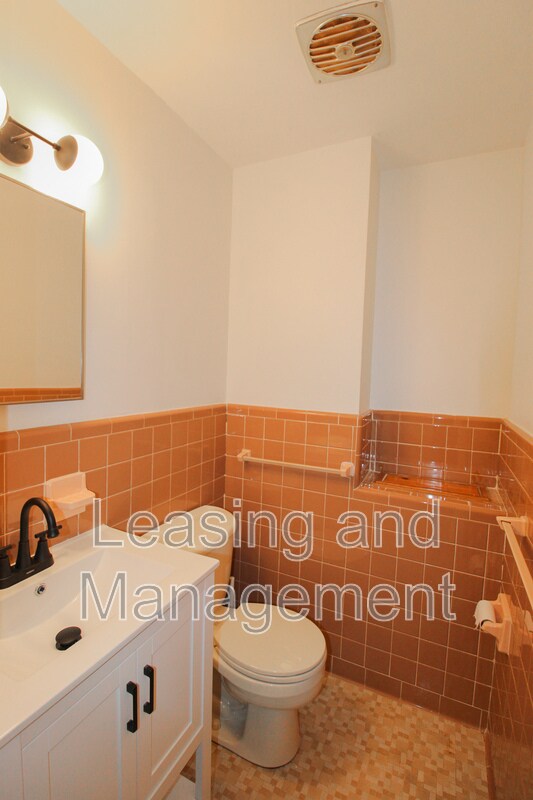 Building Photo - 927 Holly Ct