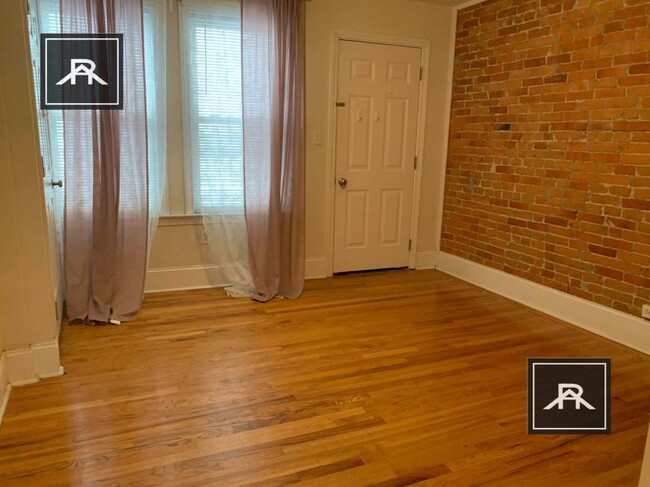 Building Photo - 3 bedroom in Brookline MA 02446