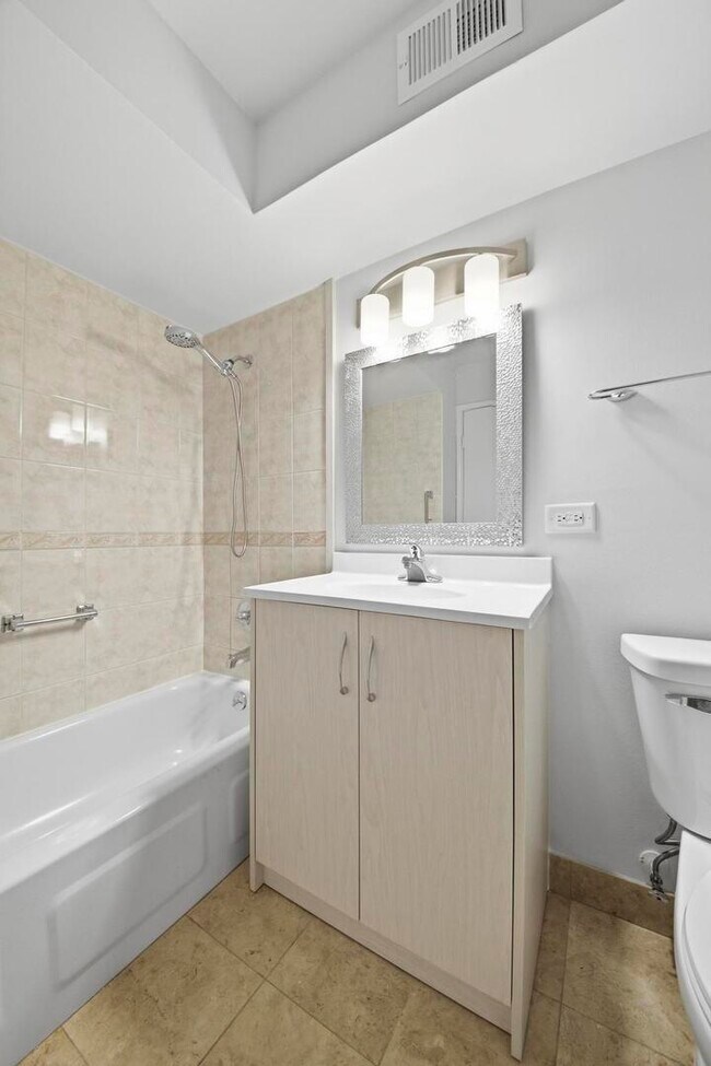 Building Photo - 9803 Bianco Terrace