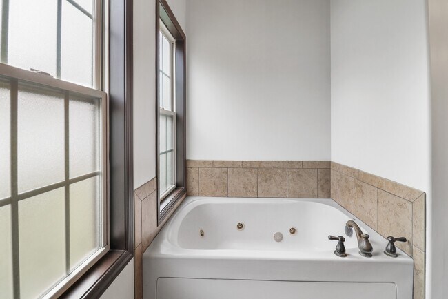 Building Photo - 869 E Accipiter Cir