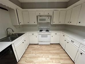 Building Photo - 12019 Willow Ln