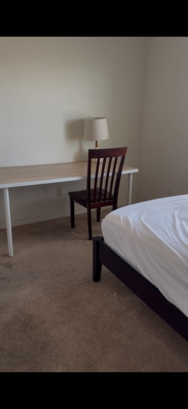 Building Photo - 14925 Shoreham St