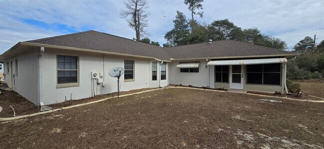Building Photo - 2710 SW 152nd Ln