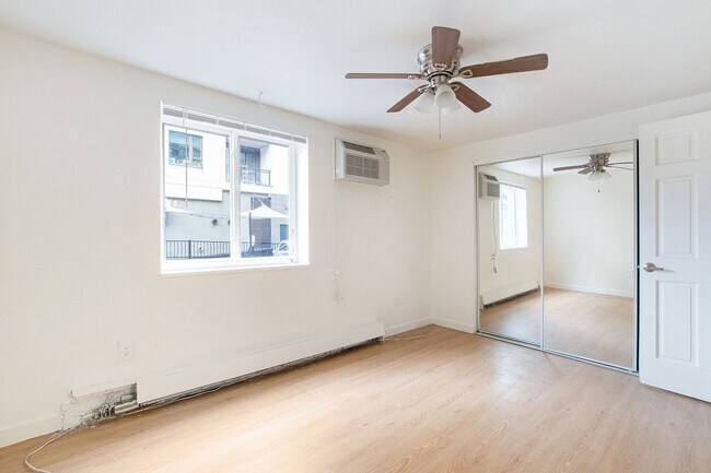 Building Photo - Beautiful 1 Bed, 1 Bath Condo on Speer- Ch...