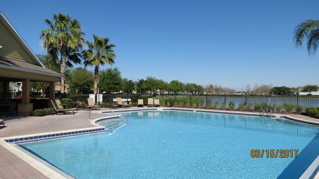 Building Photo - 4 Bed/2 Bath in Beacon Park