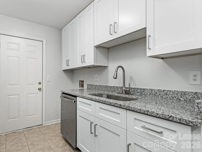 Building Photo - 2611 Holton Ave