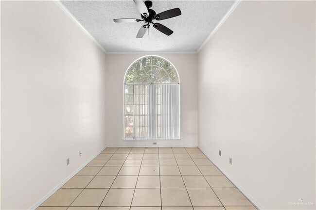 Building Photo - 1709 Jonquil Ave