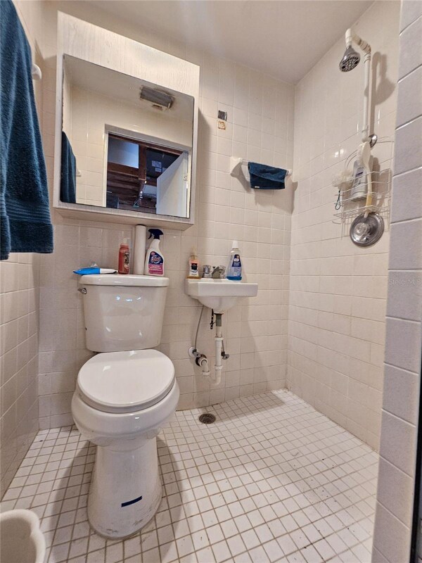 Building Photo - 2066 High Ridge Dr