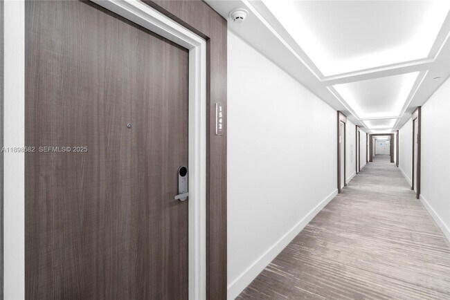 Building Photo - 2301 Collins Ave