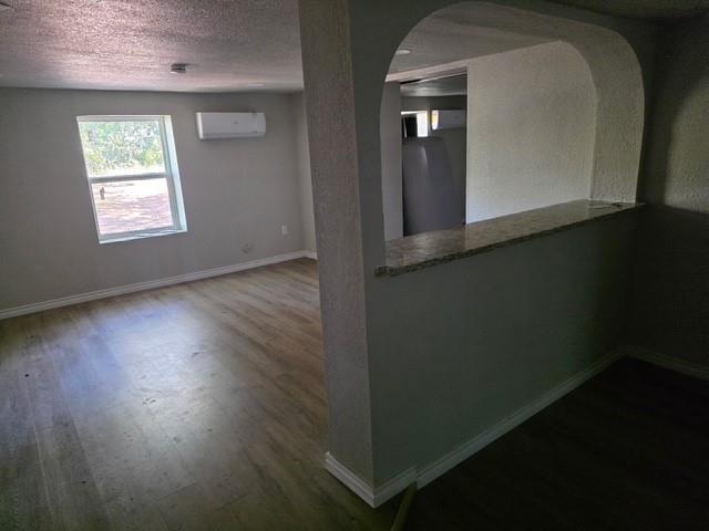 Building Photo - 147 Walnut Rd