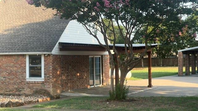 Building Photo - 13980 Red Wood Cir N