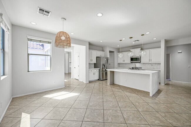 Building Photo - 3 bedroom 2 bath Home