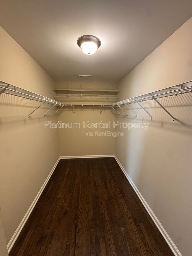 Building Photo - 211 Creek Side Pass