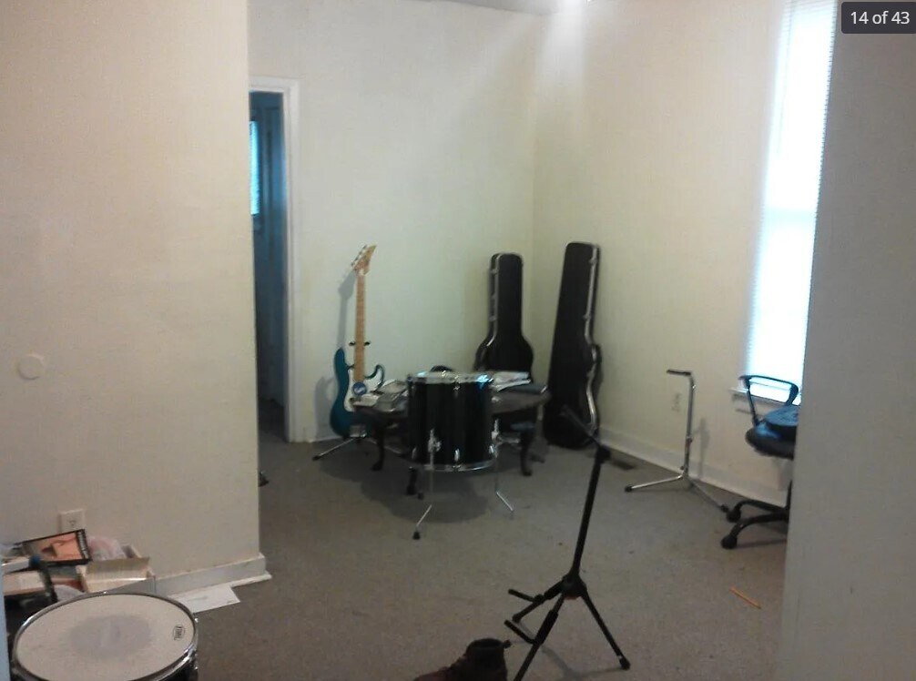 Building Photo - 341 Athens Ave