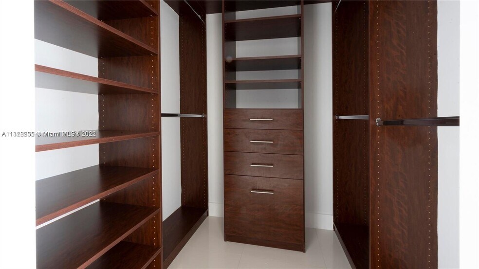 Building Photo - 475 Brickell Ave