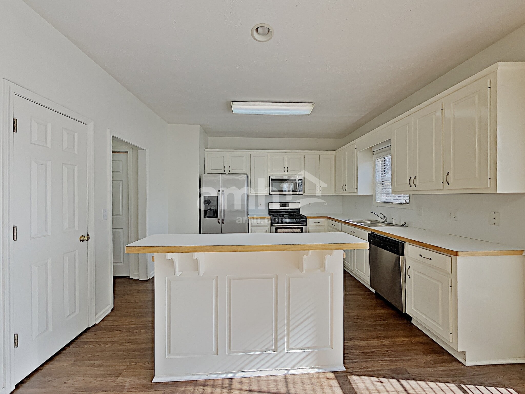 Building Photo - 1045 Fieldstone Dr