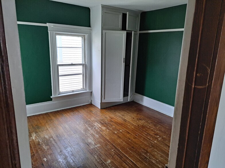 Building Photo - 420 Waugoo Ave