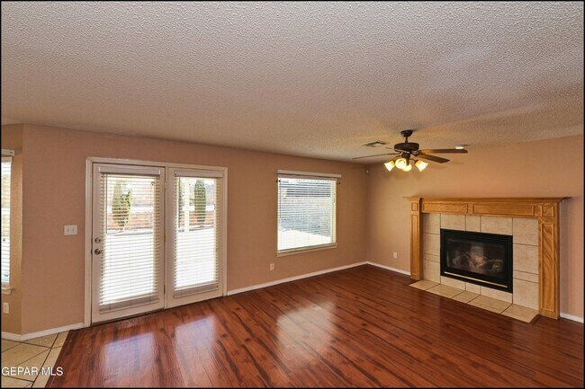 Building Photo - 452 Emerald Pass Ave
