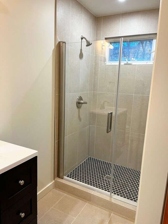 Building Photo - Spacious, Updated Home in the Heart of Driggs