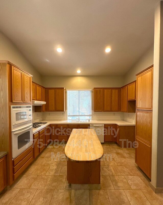 Building Photo - 2662 Pride Dr