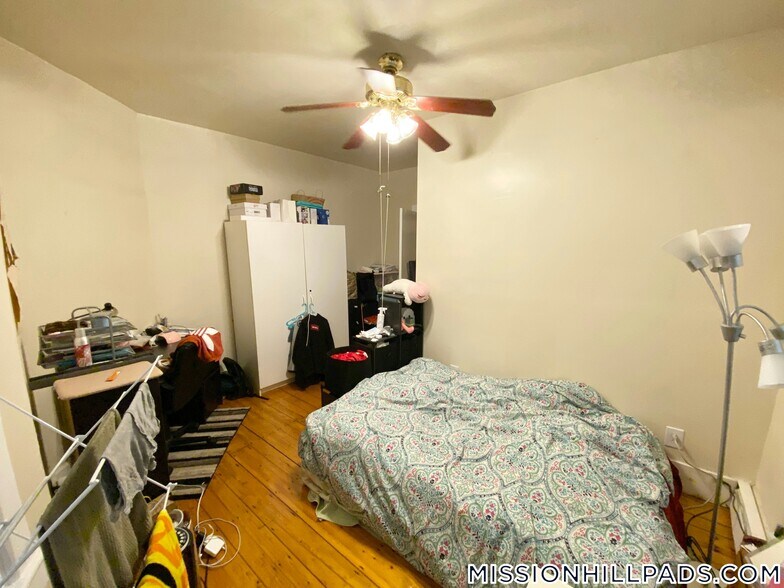 Building Photo - 19 Sachem St