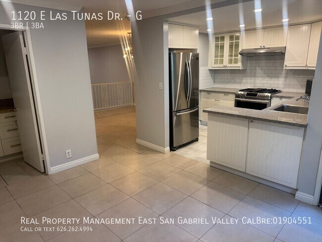 Building Photo - 1120 E Las Tunas Dr