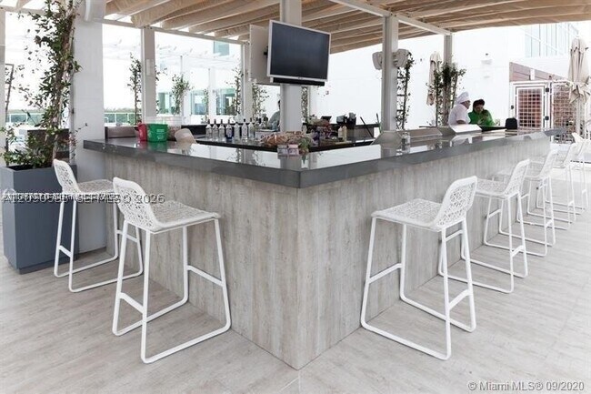 Building Photo - 400 Sunny Isles Blvd