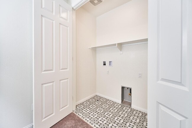 Building Photo - 729 Daniel Freeman Cir