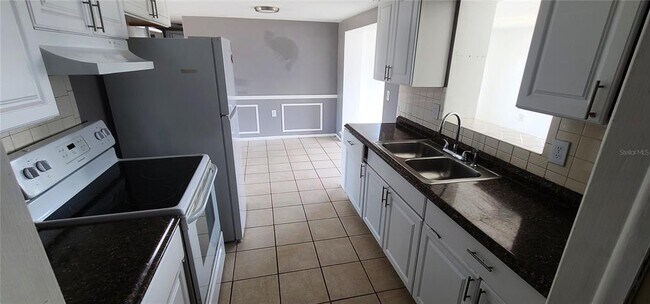 Building Photo - 5200 Chet Dr