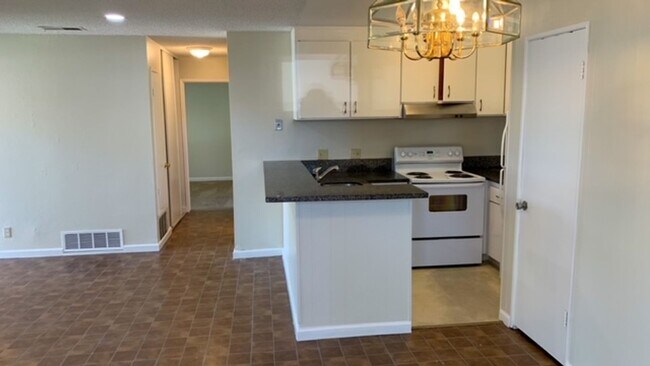 Building Photo - COMING SOON! | $2,800 / 2 BR /1 BA -  REMODELED APARTMENT IN IRVINGTON AREA OF CENTRAL FREMONT